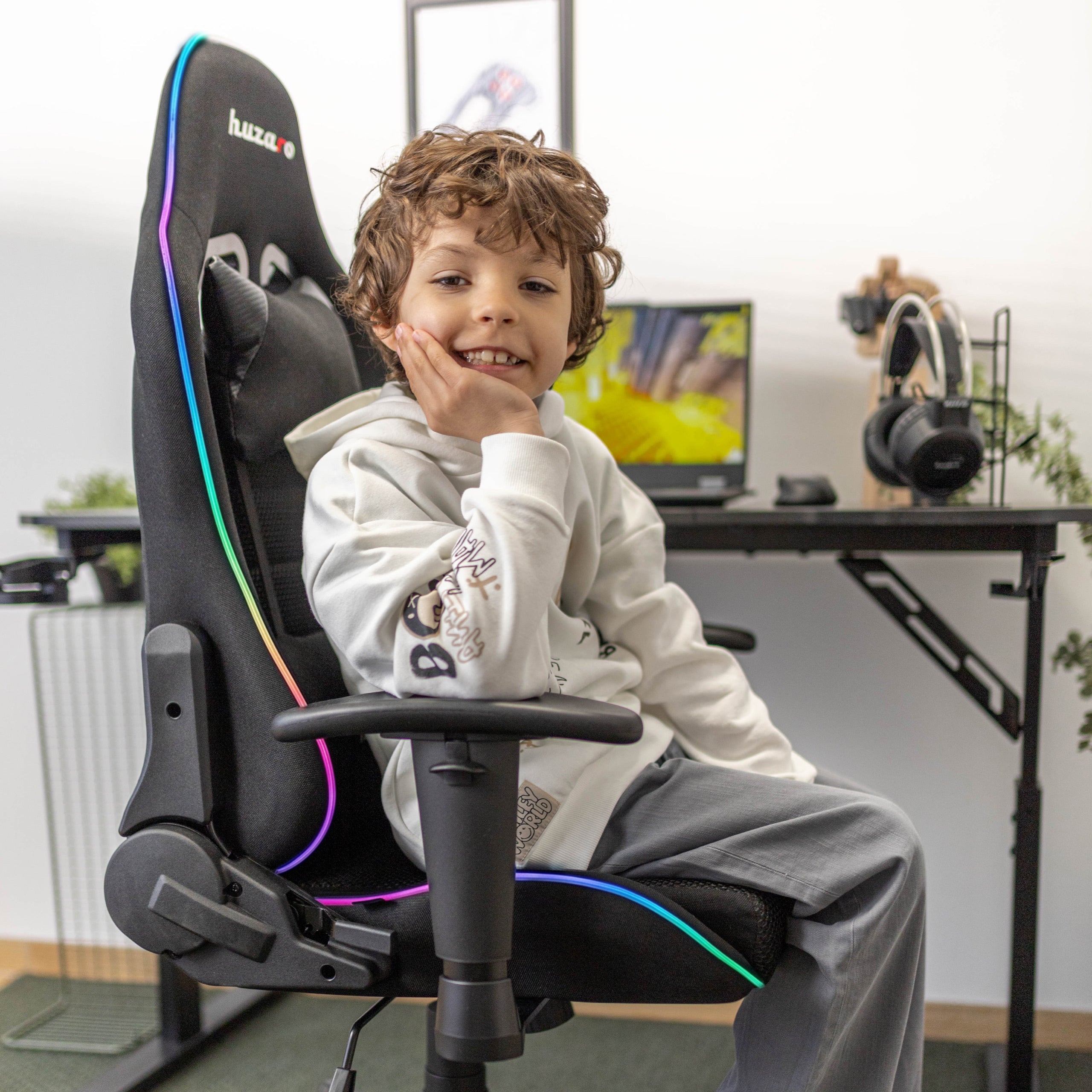 HUZARO RANGER 6.0 RGB Black Mesh gamingstoel voor kinderen